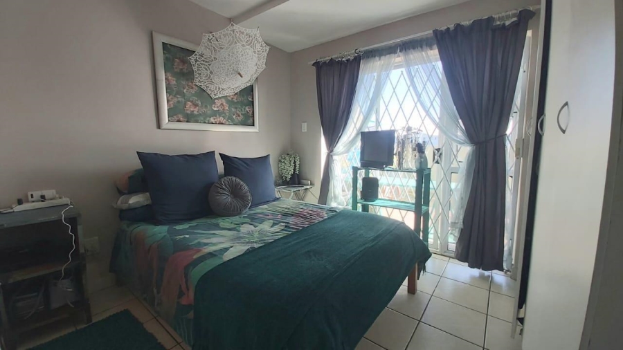 2 Bedroom Property for Sale in Heiderand Western Cape